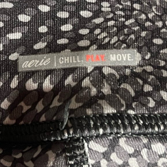 Aerie Chill Play Move Hi-Rise Zipper Pocket Legging XS - Picture 3 of 4